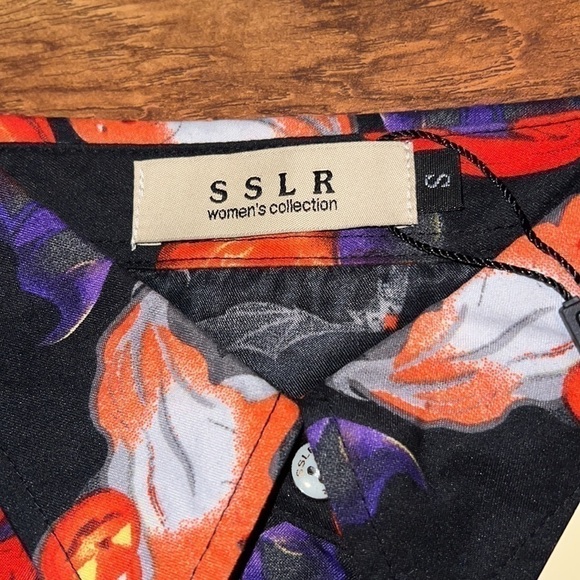 𝅺nwt Small SSLR Halloween Button Up Long Sleeve Shirt - Picture 2 of 5